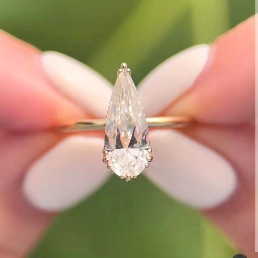 Pear Moissanite Engagement Ring Set: 18k Gold Modern Contour Band