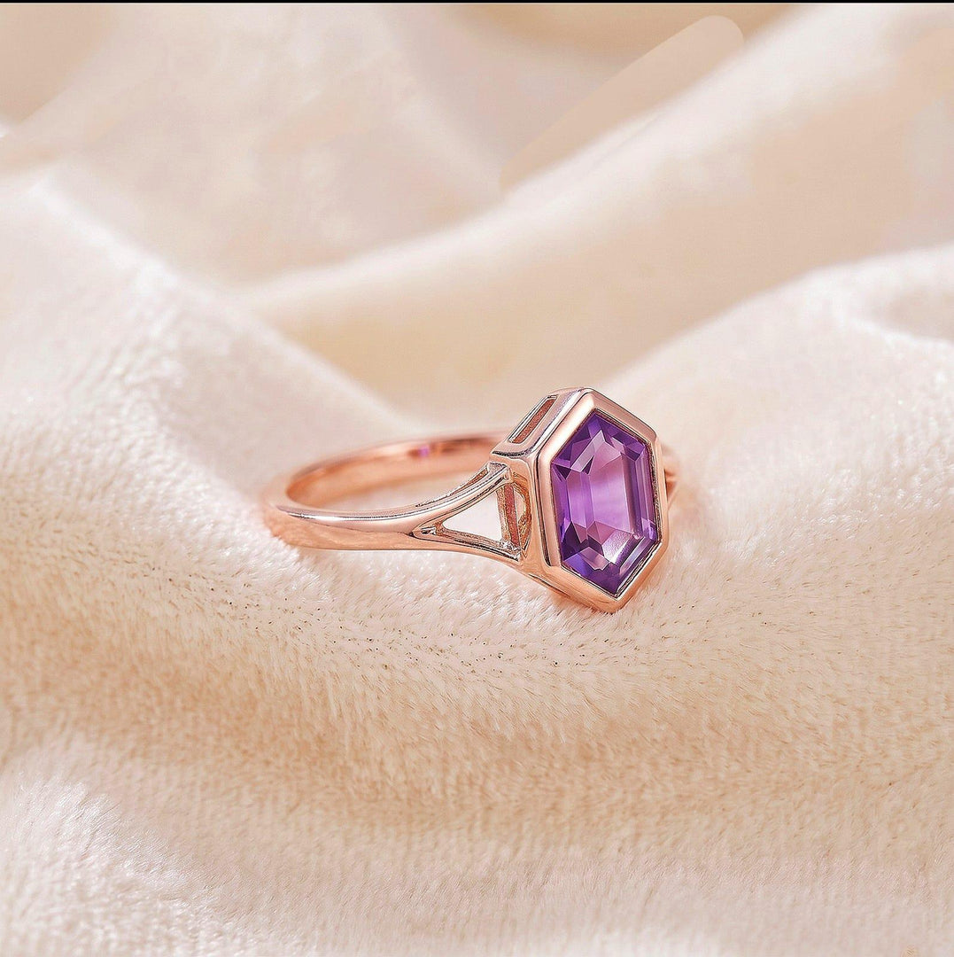 Hexagon Amethyst Engagement Ring Solitaire Art deco Yellow Gold Ring Vintage Split Band Bezel Set ring Promise anniversary bridal ring