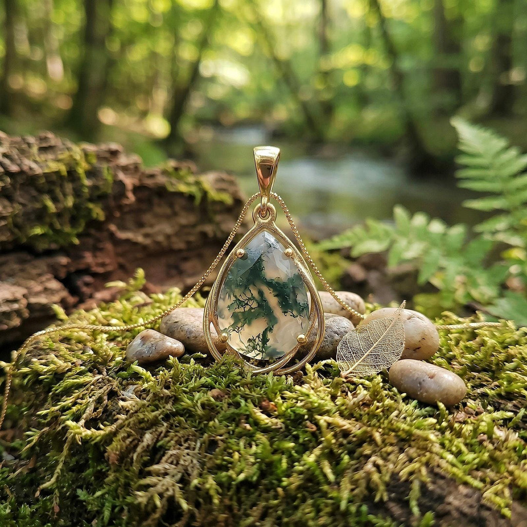 Moss agate Necklace, Pear Shaped Moss Agate, Pendant Necklace Yellow Gold, Necklace for Women Bridal Jewelry Gift for Women