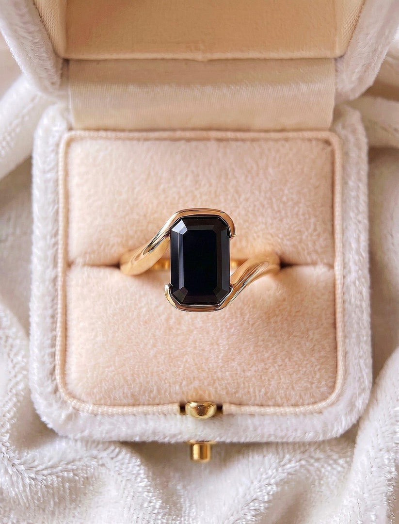 Black Onyx Engagement Emerald Cut Ring, 14K Gold, Solitaire Onyx Ring, Minimalist Black Stone Ring, Dainty Modern Ring, Unique Jewelry Gift