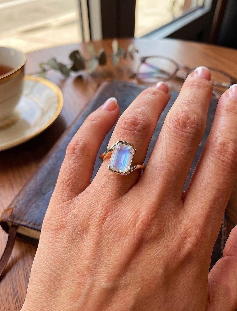 Vintage Moonstone  Emerald Ring, 14K Solid Gold, Moonstone Gemstone Engagement Ring, Unique Moonstone Promise Ring, Anniversary Gift For Her