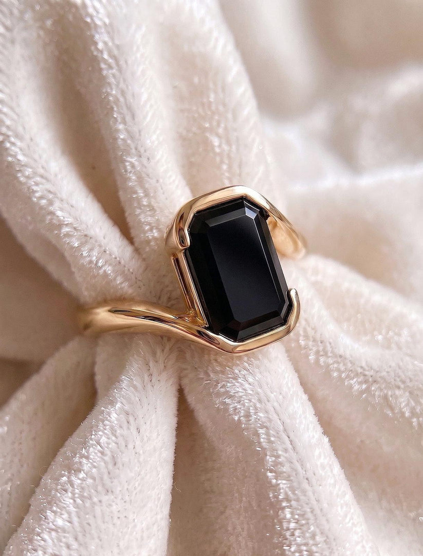 Black Onyx Engagement Emerald Cut Ring, 14K Gold, Solitaire Onyx Ring, Minimalist Black Stone Ring, Dainty Modern Ring, Unique Jewelry Gift